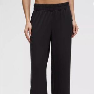 NEW Lululemon BeCalm Mid-Rise Wide-Leg Pant, S